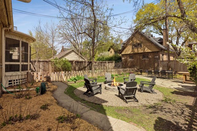 1807 Dupont Avenue S, Minneapolis, MN 55403