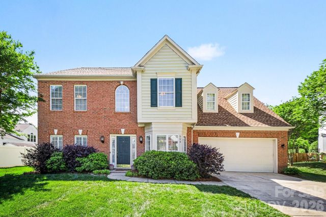 608 Eden Wood Court, Matthews, NC 28105