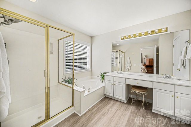 608 Eden Wood Court, Matthews, NC 28105