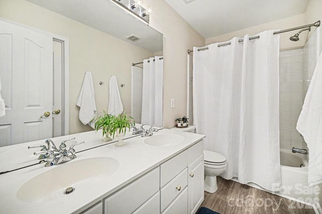 608 Eden Wood Court, Matthews, NC 28105