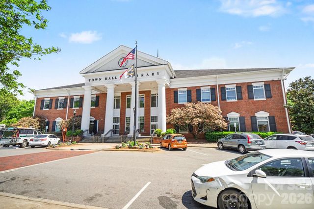 608 Eden Wood Court, Matthews, NC 28105