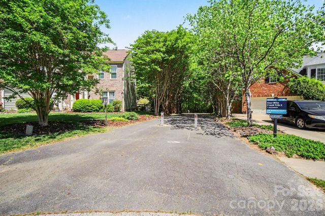 608 Eden Wood Court, Matthews, NC 28105