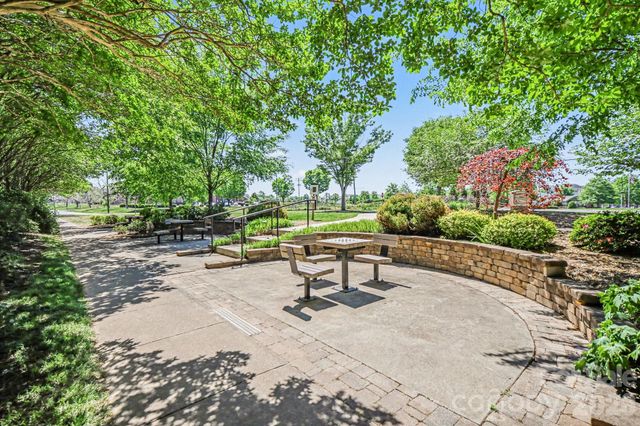 608 Eden Wood Court, Matthews, NC 28105