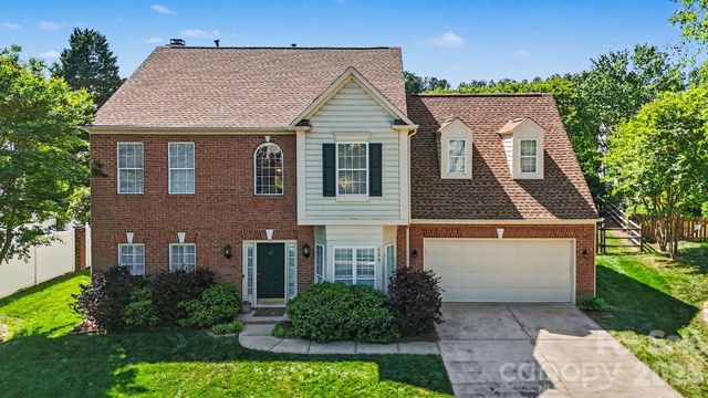 608 Eden Wood Court, Matthews, NC 28105
