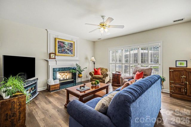 608 Eden Wood Court, Matthews, NC 28105