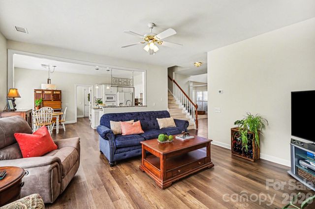 608 Eden Wood Court, Matthews, NC 28105