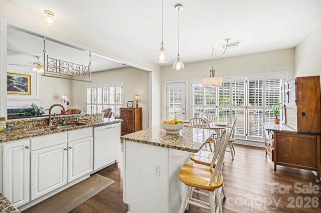 608 Eden Wood Court, Matthews, NC 28105