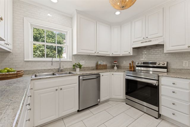 3627 S Versailles Avenue, Dallas, TX 75209