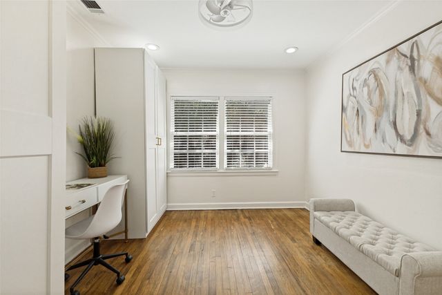 3627 S Versailles Avenue, Dallas, TX 75209