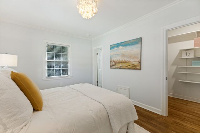 3627 S Versailles Avenue, Dallas, TX 75209