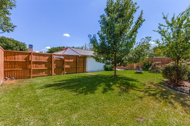 3627 S Versailles Avenue, Dallas, TX 75209