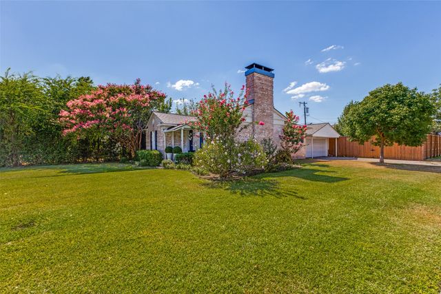 3627 S Versailles Avenue, Dallas, TX 75209