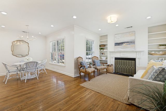3627 S Versailles Avenue, Dallas, TX 75209