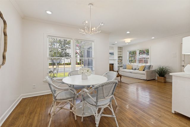 3627 S Versailles Avenue, Dallas, TX 75209