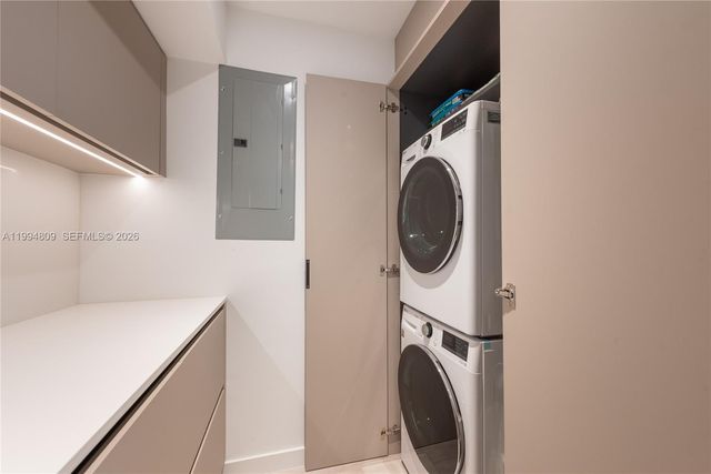 255 Galen Dr 2I, Key Biscayne, FL 33149