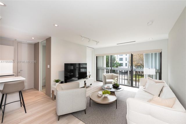 255 Galen Dr 2I, Key Biscayne, FL 33149