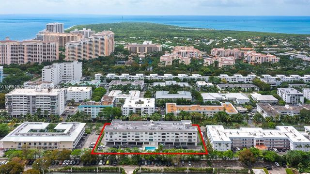 255 Galen Dr 2I, Key Biscayne, FL 33149