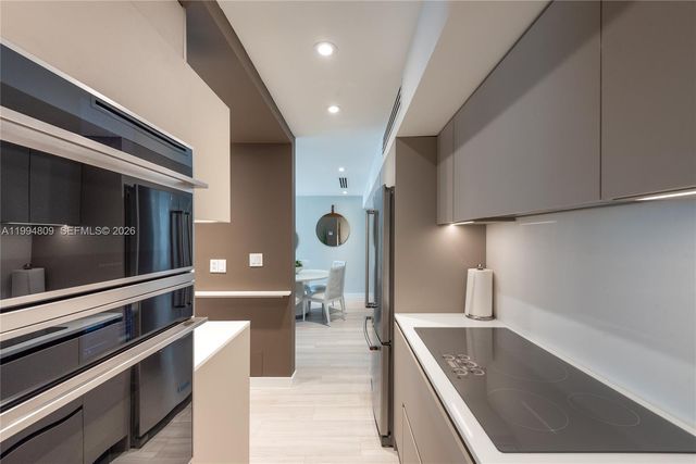 255 Galen Dr 2I, Key Biscayne, FL 33149