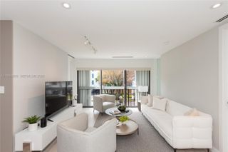 255 Galen Dr 2I, Key Biscayne, FL 33149