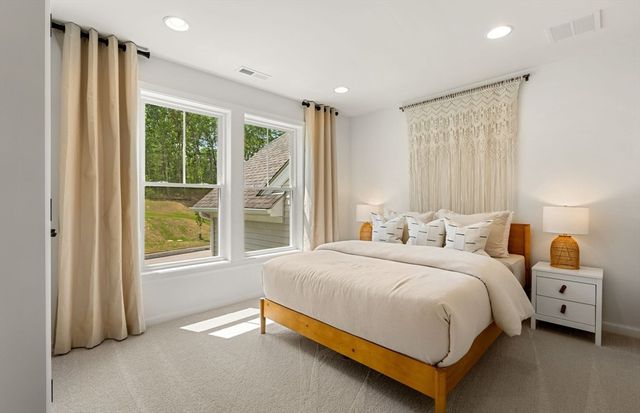 27 Germain Way 04, Norton, MA 02766