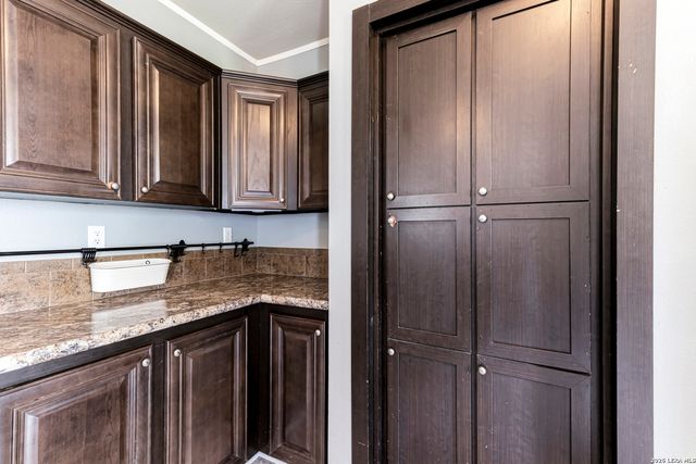 610 Blue Creek, La Vernia, TX 78121