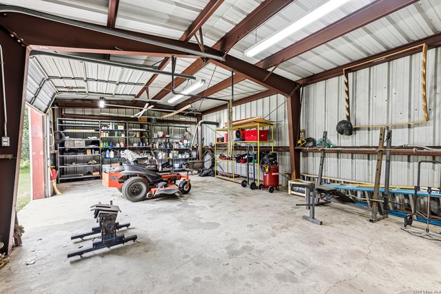 610 Blue Creek, La Vernia, TX 78121