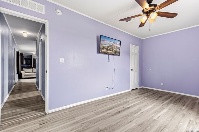 610 Blue Creek, La Vernia, TX 78121