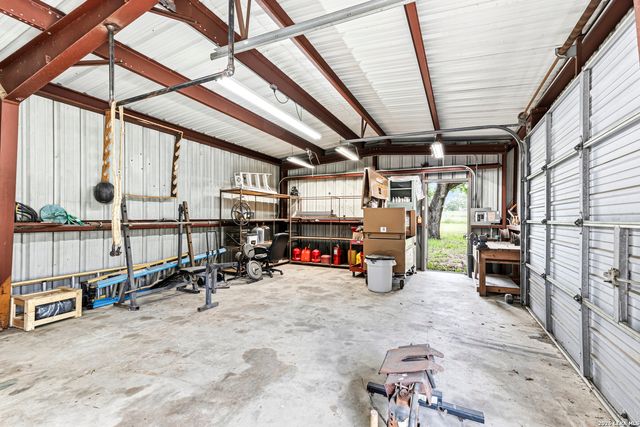 610 Blue Creek, La Vernia, TX 78121