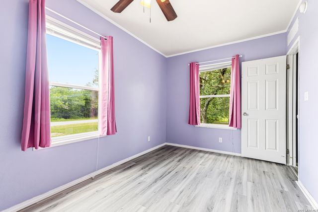 610 Blue Creek, La Vernia, TX 78121