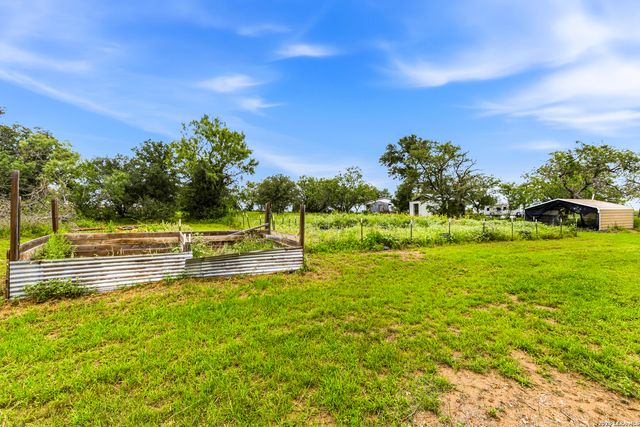610 Blue Creek, La Vernia, TX 78121