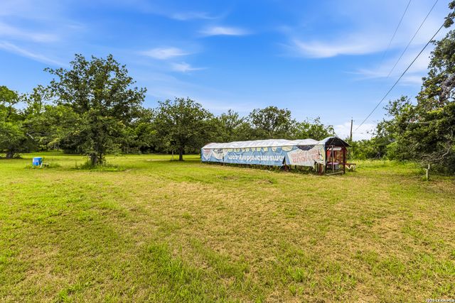 610 Blue Creek, La Vernia, TX 78121