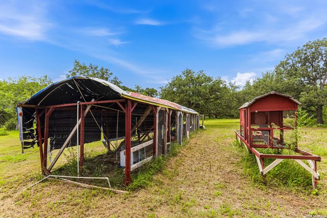 610 Blue Creek, La Vernia, TX 78121