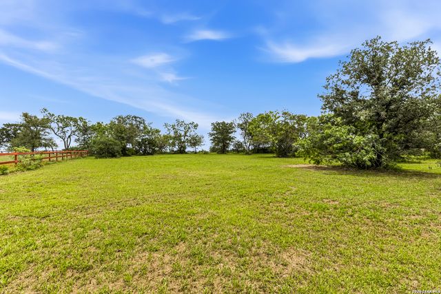 610 Blue Creek, La Vernia, TX 78121