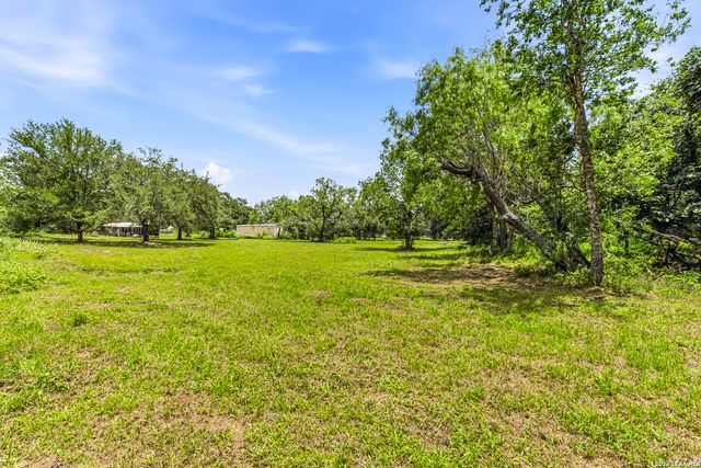 610 Blue Creek, La Vernia, TX 78121
