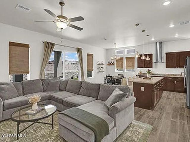 7837 Enchanted View Drive, El Paso, TX 79911