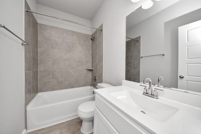 2511 Shining Spur Court, Alvin, TX 77511