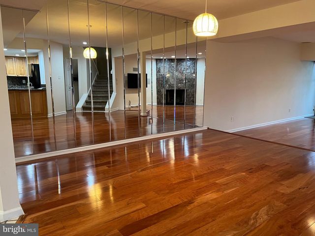 1710 CHANTICLEER, Cherry Hill, NJ 08003