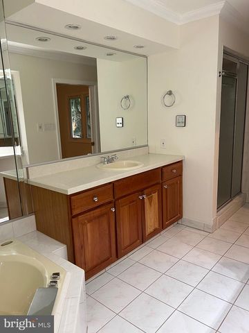 1710 CHANTICLEER, Cherry Hill, NJ 08003