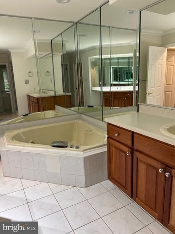 1710 CHANTICLEER, Cherry Hill, NJ 08003