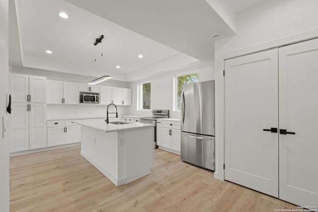 308 S Mesquite St # 103, San Antonio, TX 78203