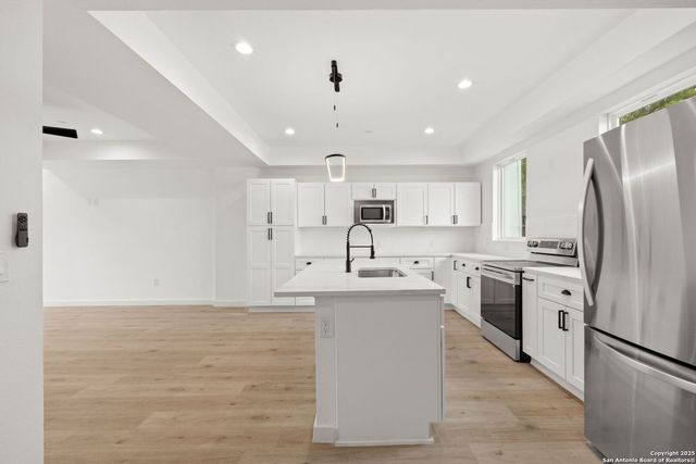 308 S Mesquite St # 103, San Antonio, TX 78203