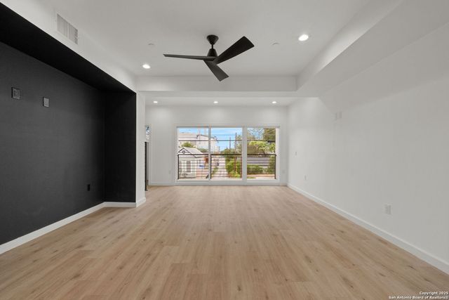 308 S Mesquite St # 103, San Antonio, TX 78203