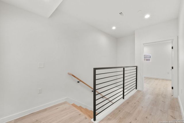 308 S Mesquite St # 103, San Antonio, TX 78203
