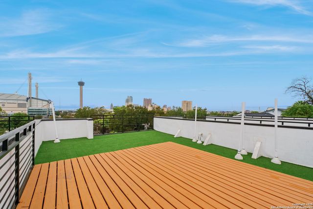 308 S Mesquite St # 103, San Antonio, TX 78203