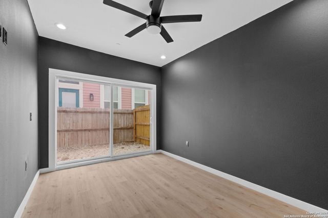 308 S Mesquite St # 103, San Antonio, TX 78203