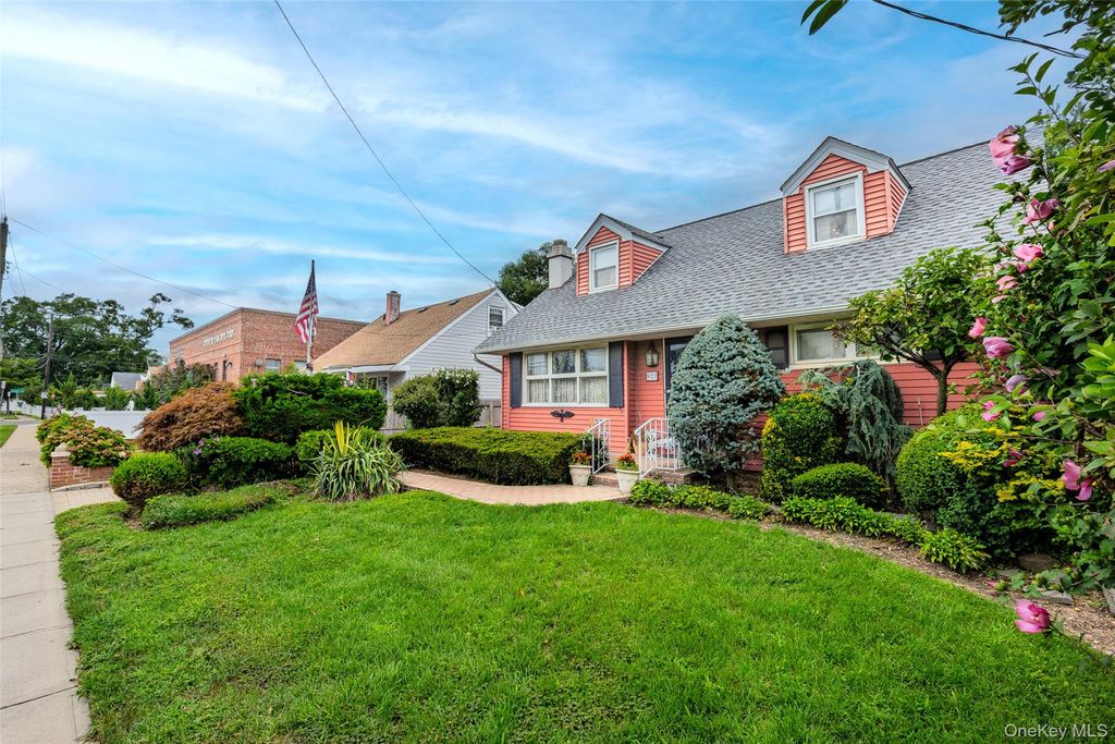 822 Peninsula Boulevard, Woodmere, NY 11598 — photo 3