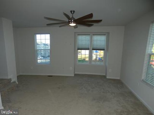 6304 CRITTENDEN LN, Spotsylvania, VA 22553
