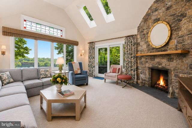 2 ROCKLAND RIDGE RD, Rockland, DE 19732