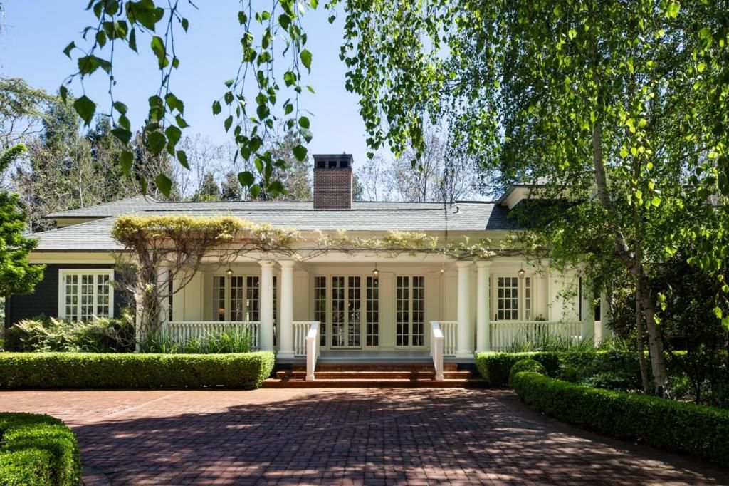 Image 1 of property listing at 192 Fair Oaks Lane, Atherton, CA 94027