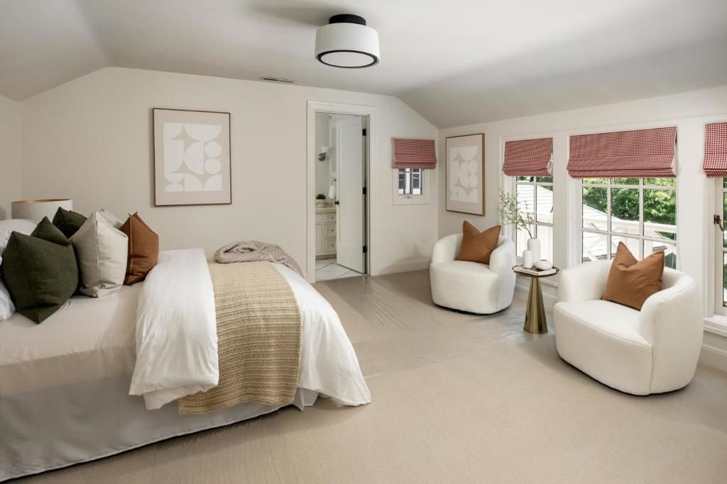 Image 13 of property listing at 192 Fair Oaks Lane, Atherton, CA 94027